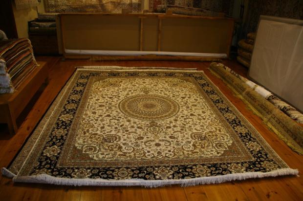 Redhill And Reigate Life: A rug (Canva)